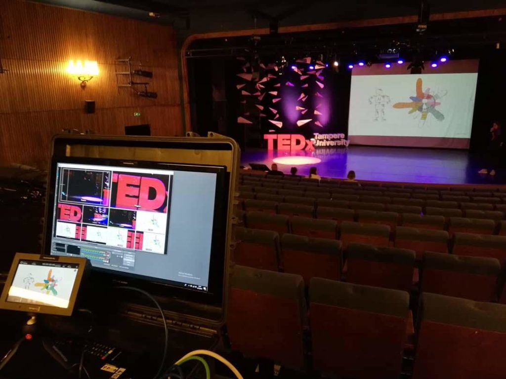 TEDx tapahtuman tallennus. Näkymä kuvaus ja tallennuspisteeltä.
